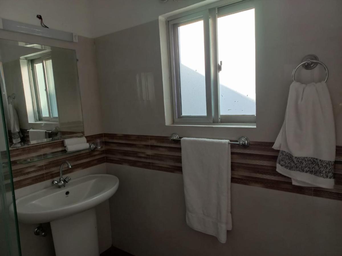 Hotel White House Residencia Rawalpindi Zewnętrze zdjęcie